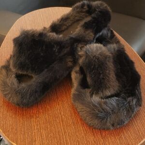 Black Furry Slide-on Slippers Size 8.5